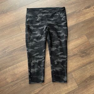 Black Camo Capri Leggings